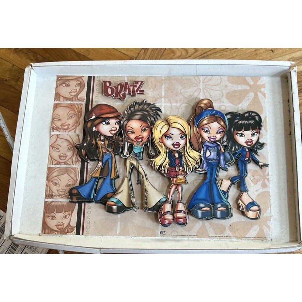 3D Pop Up  Bratz Poster 13x19” Rare NO TRACE OF IT!! SUPER RARE FIND